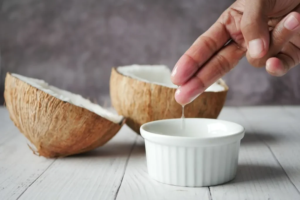 Óleo de coco serve para cabelo? Como usar?