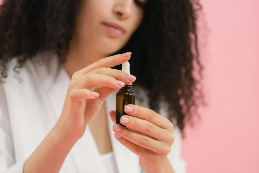 Qual o melhor óleo vegetal para cabelo cacheado?